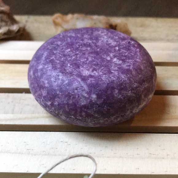 Nourishing mens shampoo bar - Picture 3 of 5